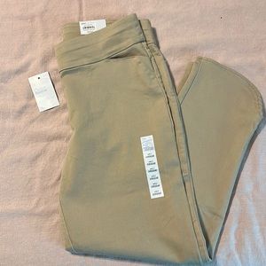 Croft & Barrow stretch ankle pants in Khaki, size 8 | NWT